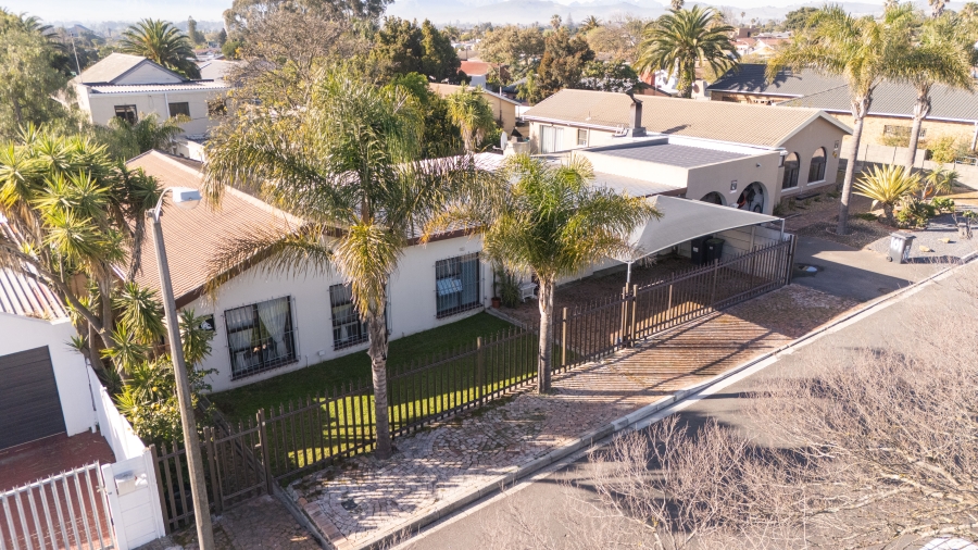 3 Bedroom Property for Sale in Zoo Park Western Cape